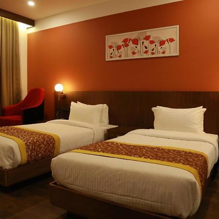 Sky Penta Residency Hotel Iritti Exterior photo